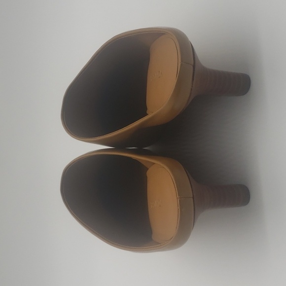 1676- Vince Benita Women's Mules Genuine Leather Size 9 Tan Color NWT - Picture 6 of 10